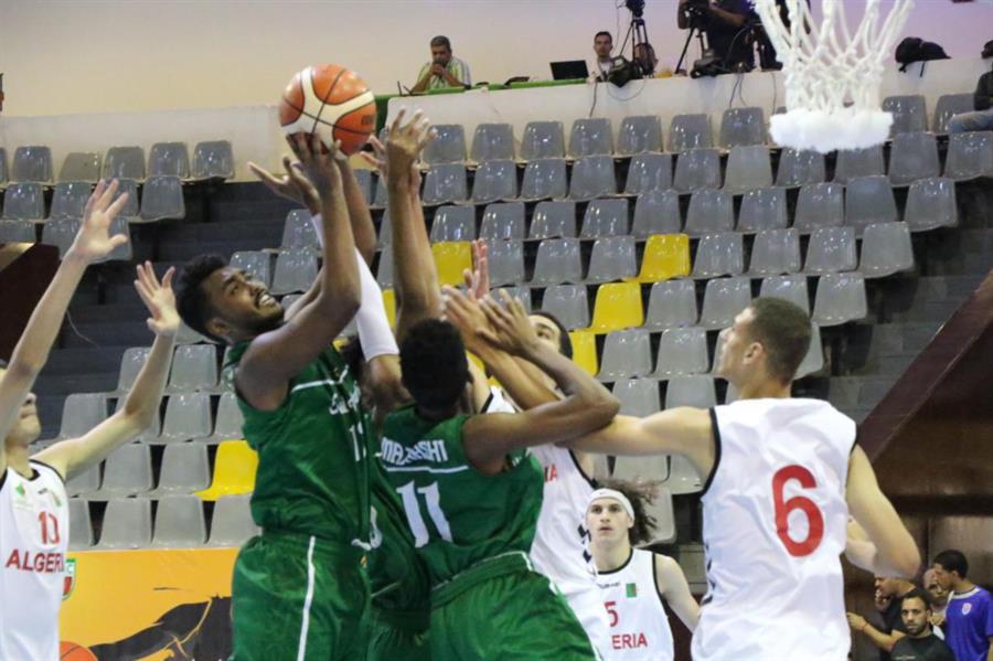 أخضر السلة يُهزم أمام نظيره الجزائري بالبطولة العربية للشباب