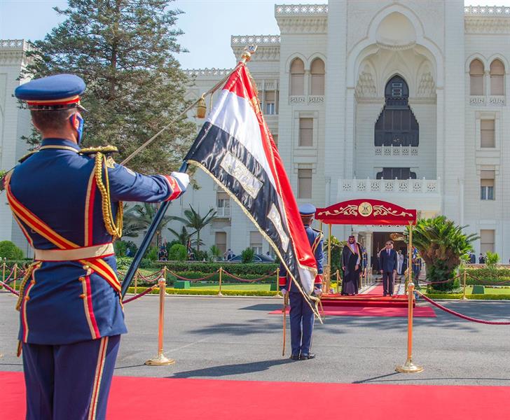 الرئيس المصري يستقبل ولي العهد في قصر الاتحادية 