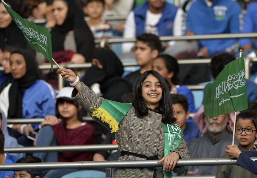 شاهد الحضور الجماهيري السعودي في المباراة الثانية بخليجي 23.. وإماراتيون يرفعون علم المملكة شاهد الحضور الجماهيري السعودي في المباراة الثانية بخليجي 23.. وإماراتيون يرفعون علم المملكة