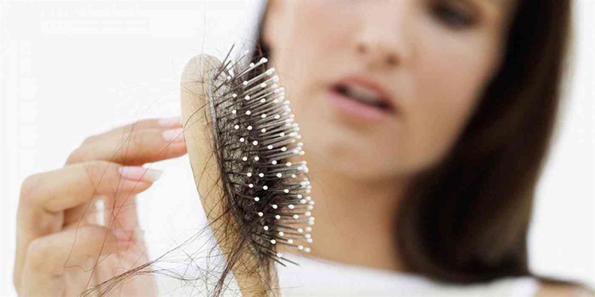 3 حلول طبيعية لمواجهة تساقط الشعر على أبواب الربيع