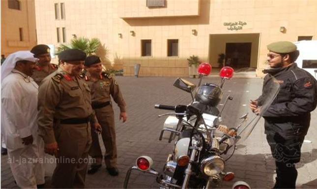 نجم تستخدم دراجات نارية