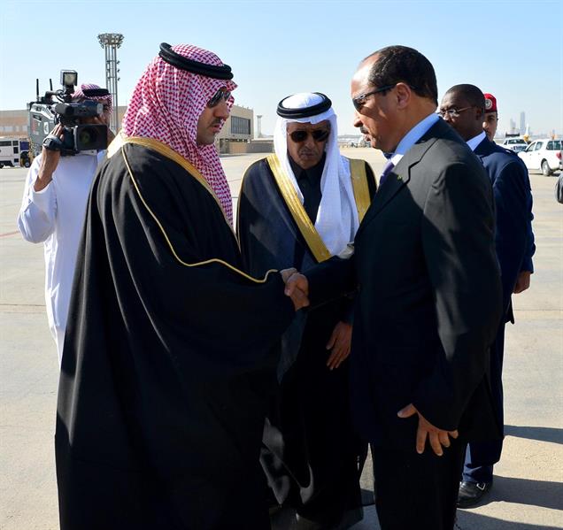 الوفود في المطار