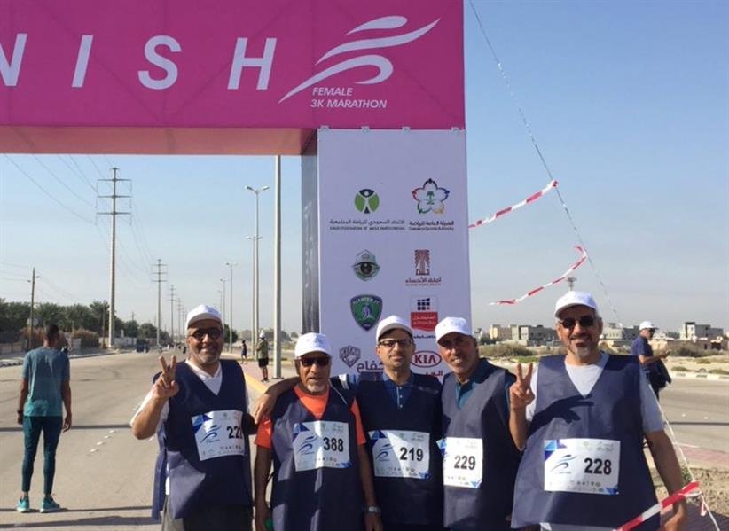 شاهد.. آلاف من الفتيات والشباب والمسنين يتسابقون في مارثون 