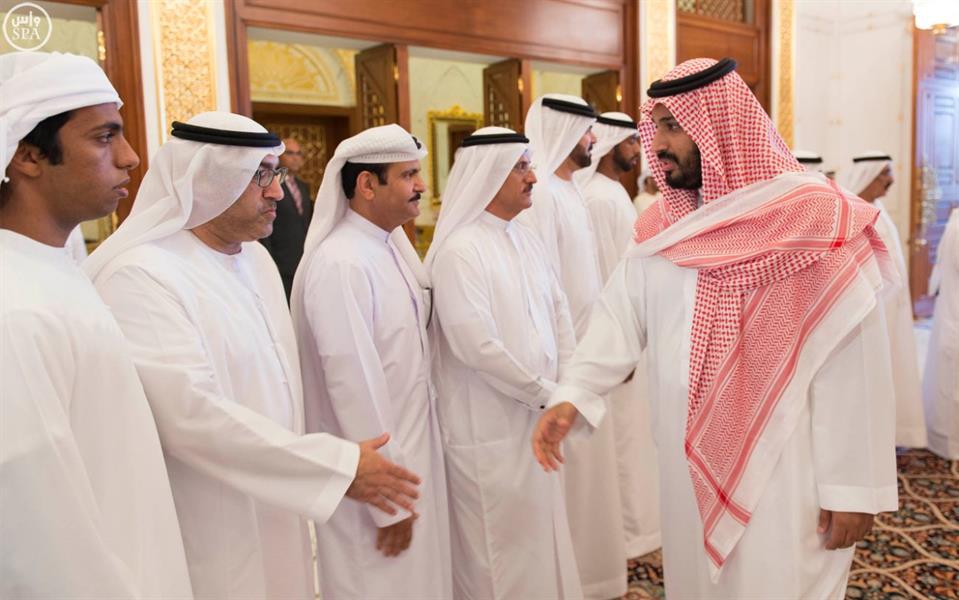 بالصور.. ولي ولي العهد ينقل تعازي خادم الحرمين للشيخ محمد بن راشد في وفاة الشيخ ابنه بالصور.. ولي ولي العهد ينقل تعازي خادم الحرمين للشيخ محمد بن راشد في وفاة الشيخ ابنه