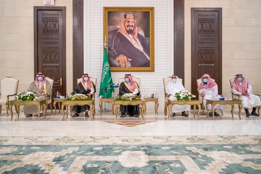 أمير منطقة حائل يُكرم نادي الطائي.. ويدعمه بنصف مليون ريال