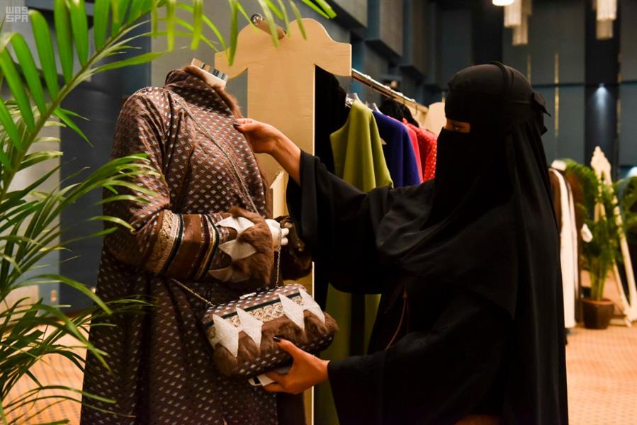 افتتاح معرض نسائي للأزياء الشتوية بقصر الثقافة في الرياض