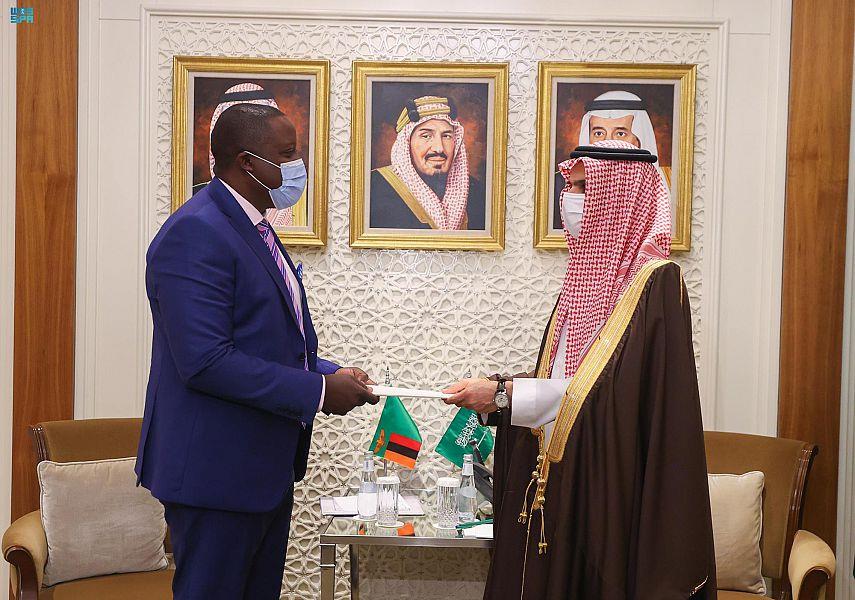  خادم الحرمين الشريفين يتلقى رسالة خطية من رئيس جمهورية زامبيا