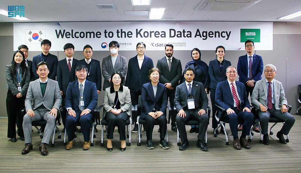 وفد من وفد من