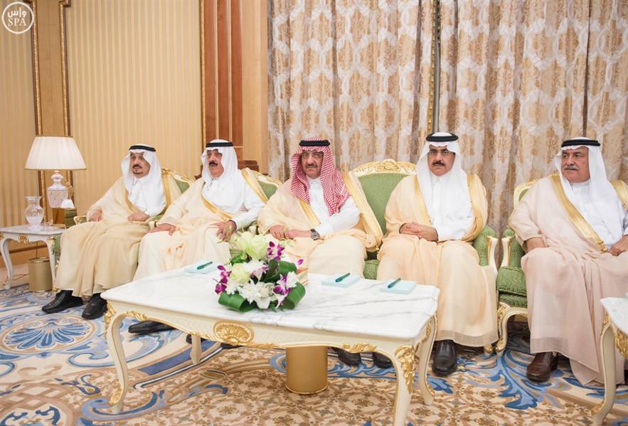 بالصور.. خادم الحرمين يعقد جلسة مباحثات مع الرئيس التشادي