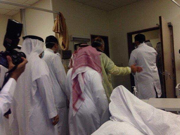  فقيه يتفقد مستشفيي 