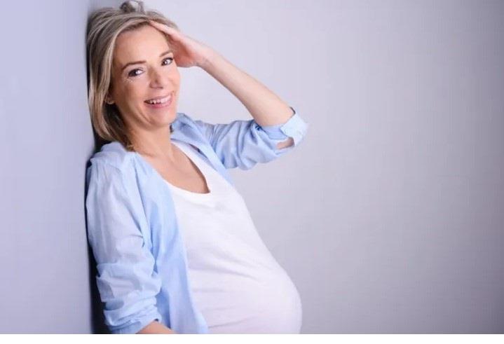 خصوبة المرأة فقط تتأثر بالكبر