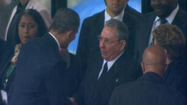  الرئيس الأميركي باراك أوباما الثلاثاء، راوول كاسترو رئيس كوبا