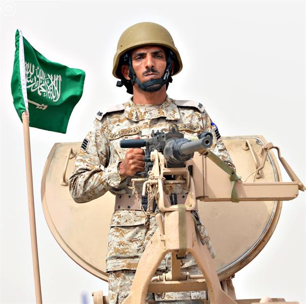 لقطات مميزة من العرض العسكري الختامي لتمرين رعد الشمال