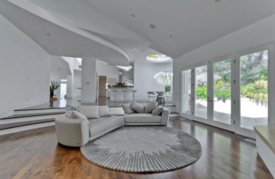  المنزل القديم للشريك المؤسس لشركة آبل