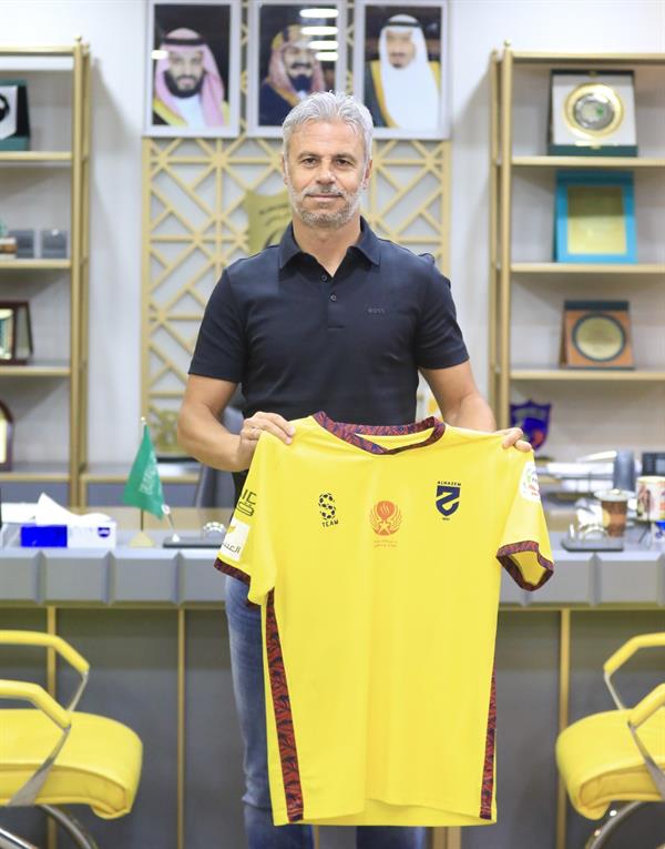 الحزم يتعاقد مع المدرب البرتغالي فيليب غوفيا الحزم يتعاقد مع المدرب البرتغالي فيليب غوفيا