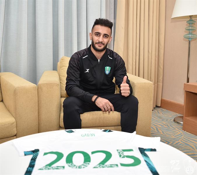 تجديد عقد محمد المجحد