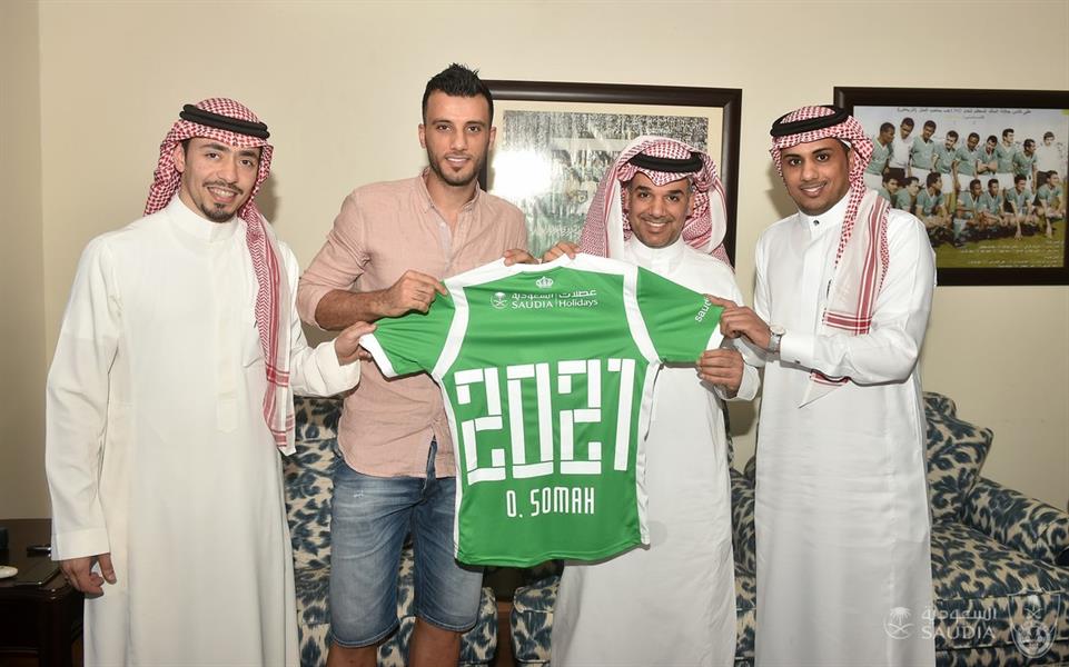 بعد الجدل.. السومة يجدد مع الأهلي 4 سنوات.. والنادي يتعاقد رسميا مع فتحي الجبال بعد الجدل.. السومة يجدد مع الأهلي 4 سنوات.. والنادي يتعاقد رسميا مع فتحي الجبال