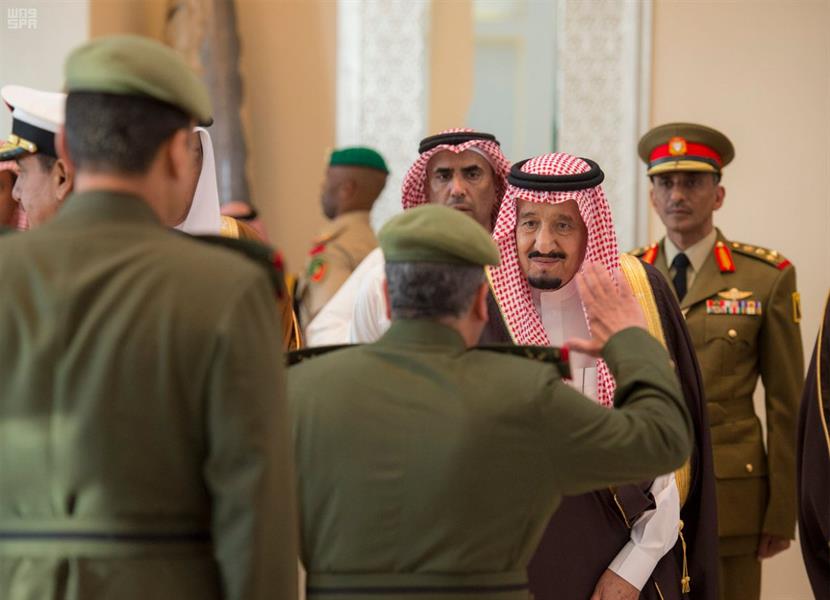 بالفيديو والصور.. خادم الحرمين يصل البحرين لترؤس وفد المملكة في القمة الخليجية الـ37 بالفيديو والصور.. خادم الحرمين يصل البحرين لترؤس وفد المملكة في القمة الخليجية الـ37