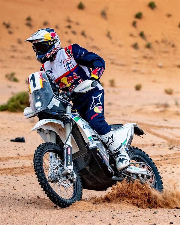 سباق الدراجات والسيارات سباق الدراجات والسيارات