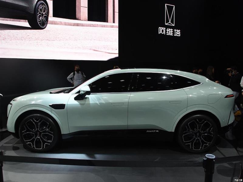 حقائق وأرقام عن سيارة هواوي الكهربائية الجديدة (صور)