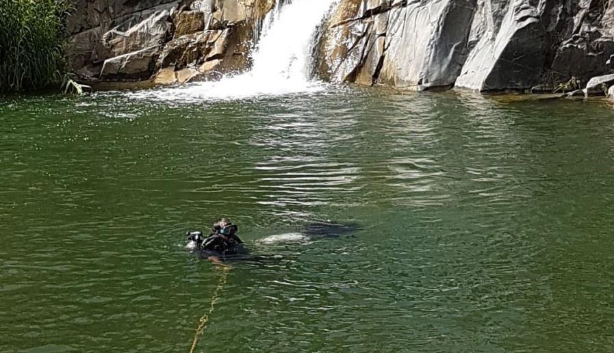وفاة شاب جامعي غرقاً أمام أقرانه بشلالات 