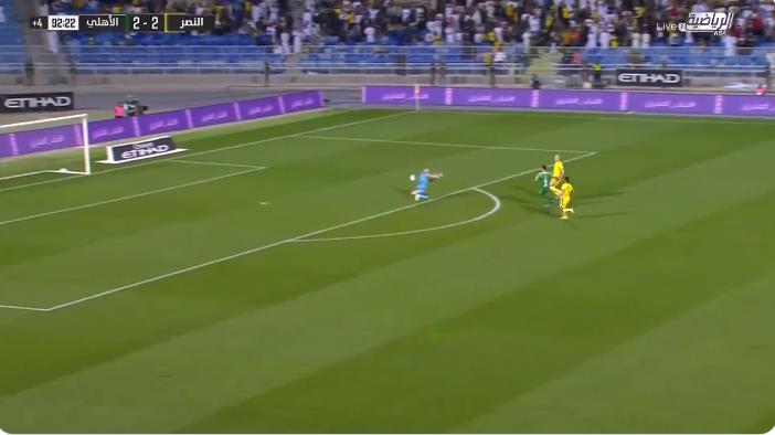 أخبار 24 شاهد تألق حارس النصر يمنع الأهلي من اقتناص الفوز في