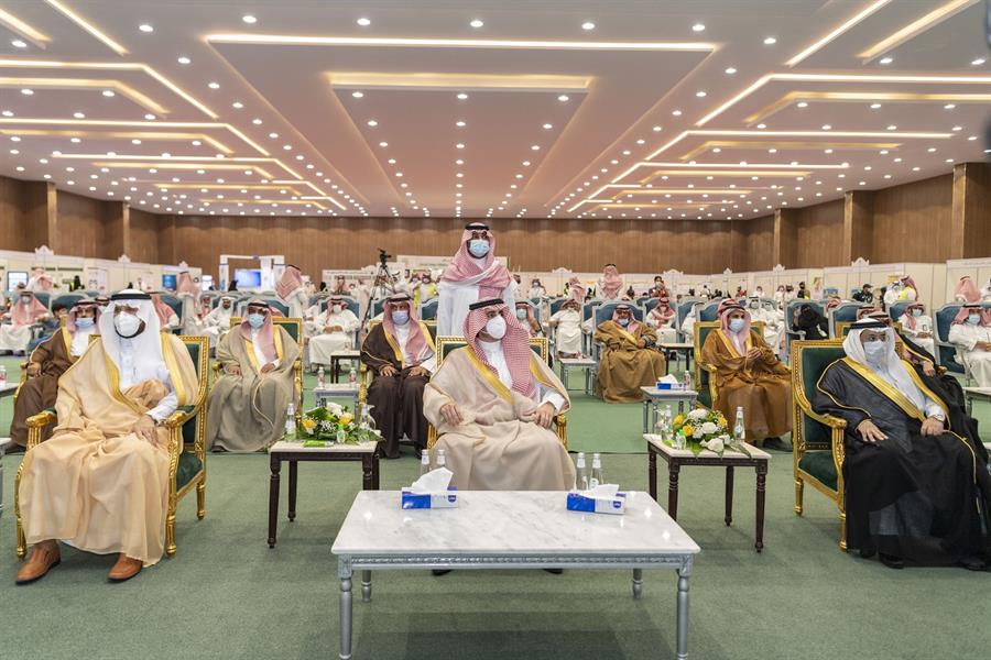  أمير الجوف يفتتح مهرجان أيام العسل بدومة الجندل بمشاركة 140 نحالاً  