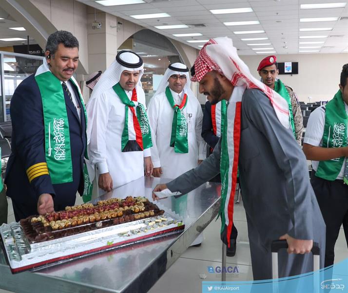 بالصور.. مطار الملك عبدالعزيز الدولي يحتفل باليوم الوطني للكويت بحضور لاعب الاتحاد