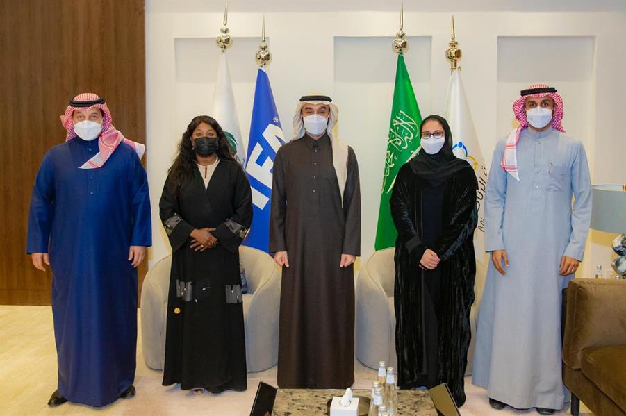 وزير الرياضة يستقبل الأمين العام لـ وزير الرياضة يستقبل الأمين العام لـ