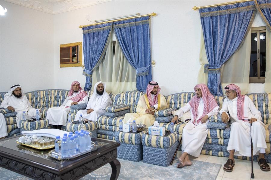 تسمية مكتبة أدبي حائل باسم الأديب جارالله الحميد 