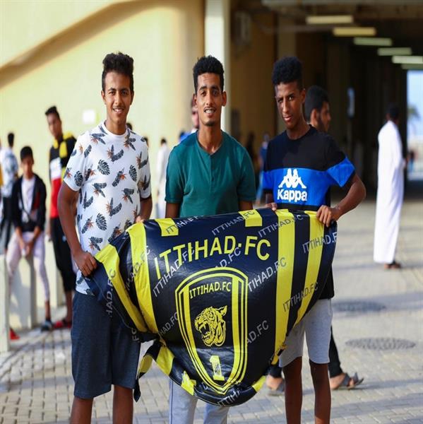 صور.. بدء توافد جماهير الاتحاد إلى ملعب الجوهرة