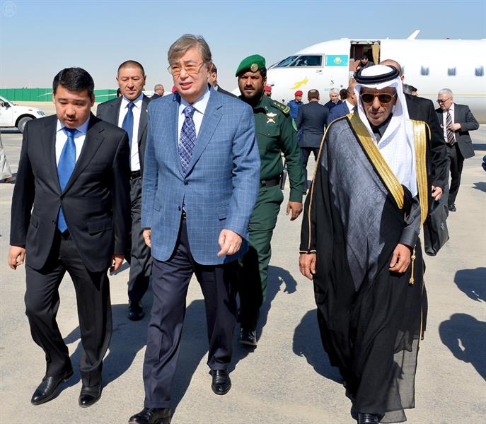 الوفود في المطار