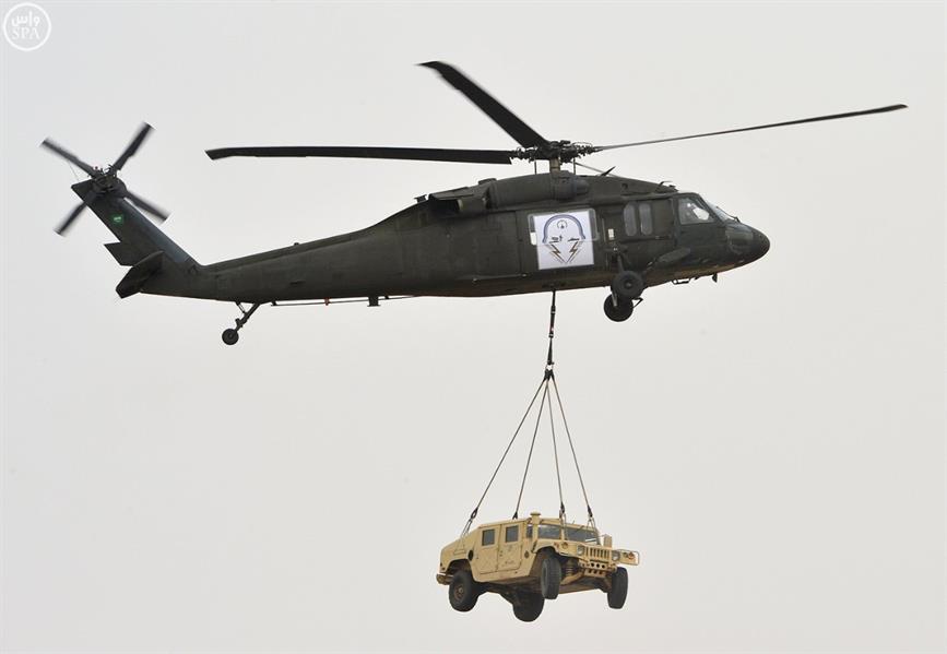 لقطات مميزة من العرض العسكري الختامي لتمرين رعد الشمال