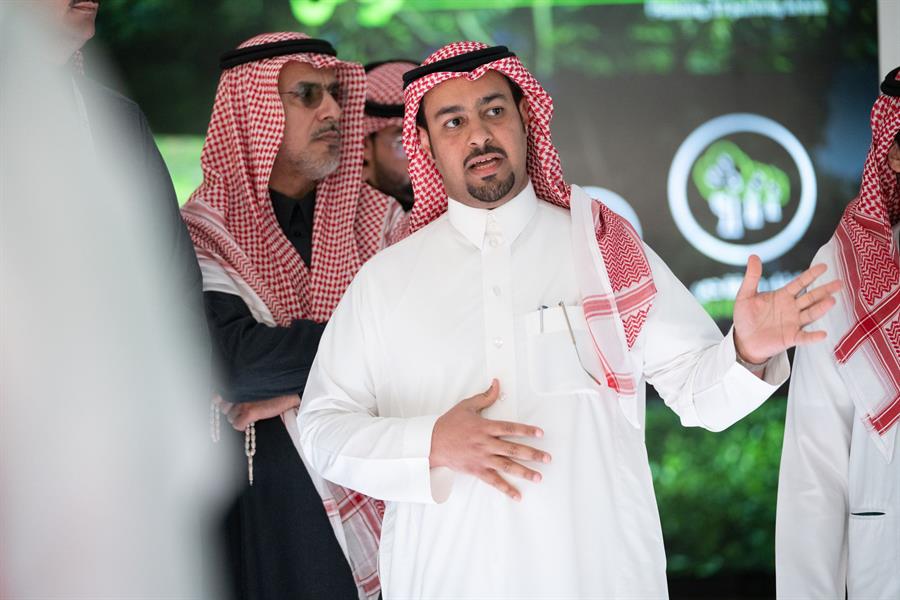  استمراراً لتشجير الأحياء السكنية.. 