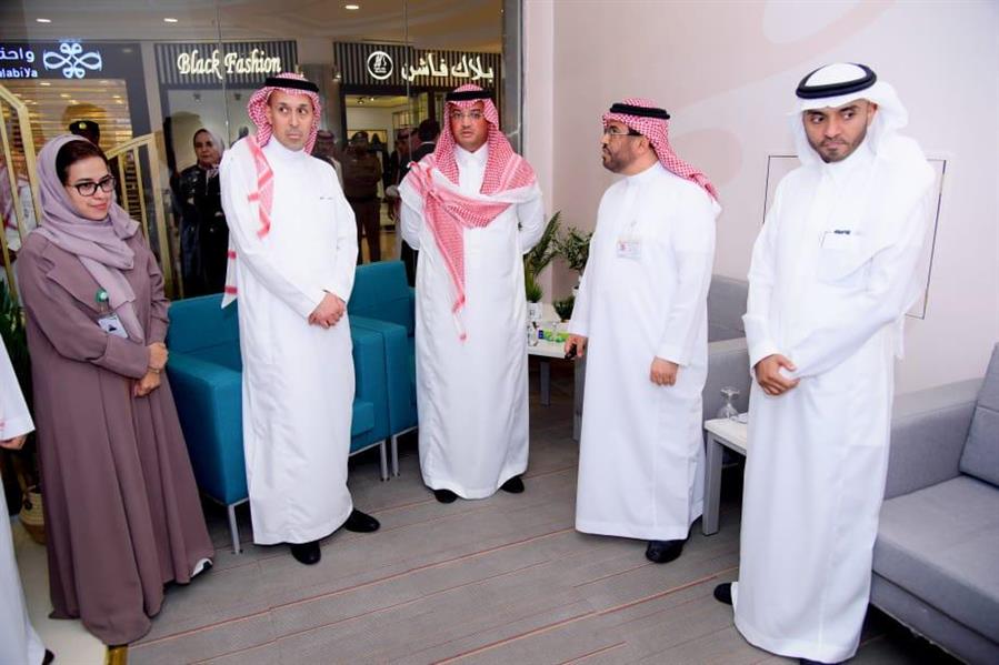 محافظ الأحساء يدشن وحدة التبرع بالدم