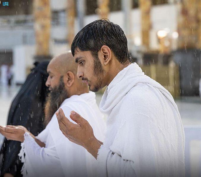 شؤون الحرمين ترفع مستوى السلامة وجهودها الخدمية خلال هطول الأمطار شؤون الحرمين ترفع مستوى السلامة وجهودها الخدمية خلال هطول الأمطار