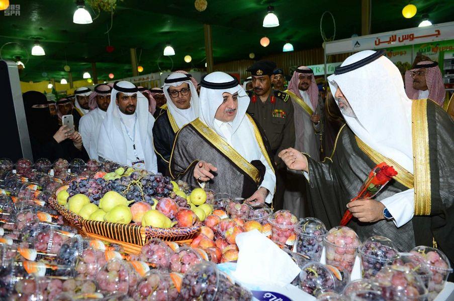 أخبار 24 أمير منطقة تبوك يدشن مهرجان الورد والفاكهة في نسخته الخامسة