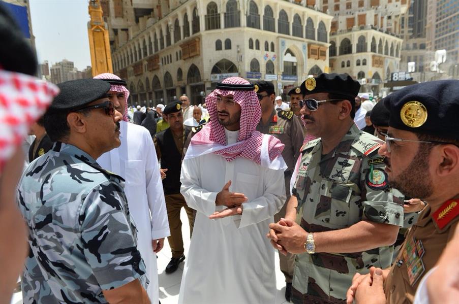 نائب أمير مكة يتفقّد المسجد الحرام.. ويوجّه بتشكيل فريق عمل للعناية الفورية بالمعتمرين في رمضان نائب أمير مكة يتفقّد المسجد الحرام.. ويوجّه بتشكيل فريق عمل للعناية الفورية بالمعتمرين في رمضان