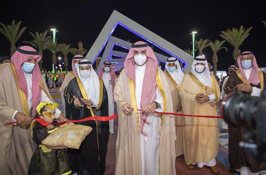 أمير الجوف يفتتح مهرجان أيام العسل بدومة الجندل بمشاركة 140 نحالاً  