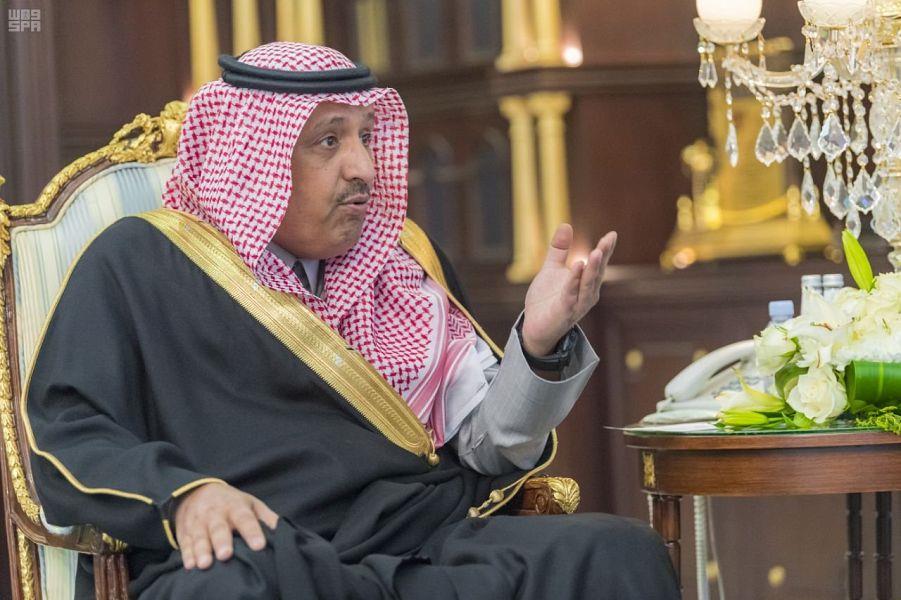 بالصور.. "أمير الباحة" يستقبل ذوي الشهيد "عبدالله الزهراني" بمكتبه بالإمارة