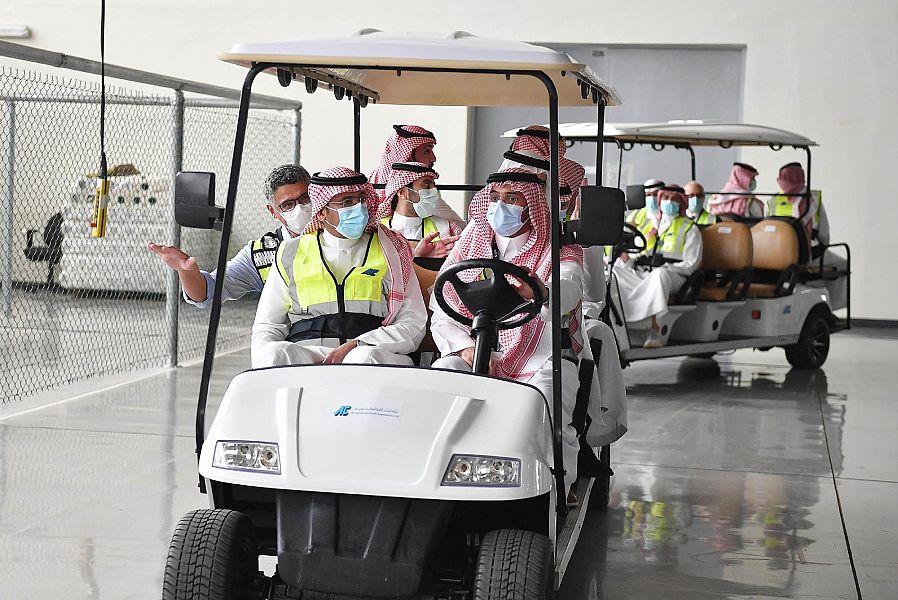 وزير الصناعة بندر الخريف