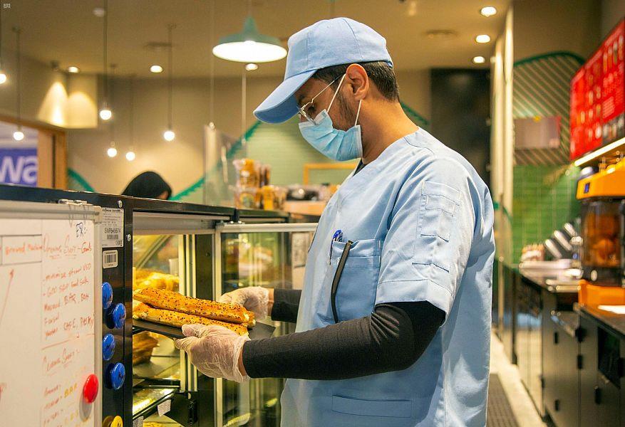 عقوبات بحق 28 منشأة مخالفة للإجراءات الاحترازية بالمدينة المنورة عقوبات بحق 28 منشأة مخالفة للإجراءات الاحترازية بالمدينة المنورة