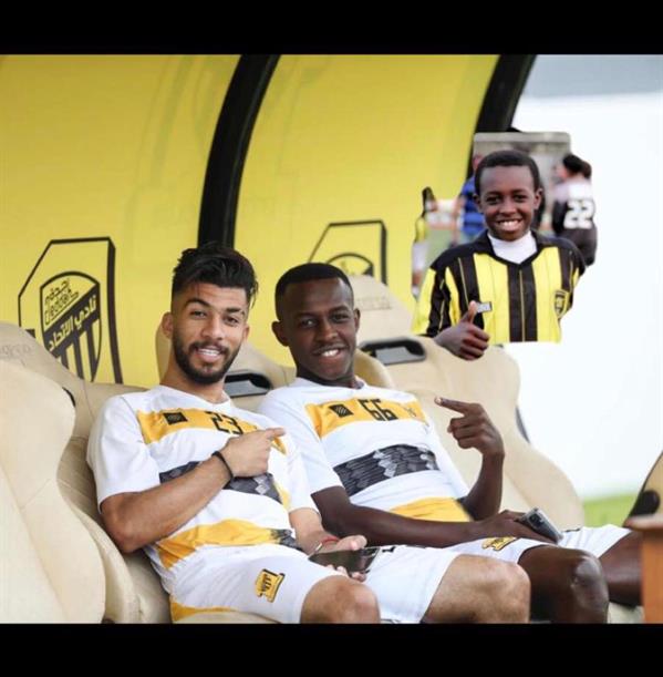 عبود ينشر صوراً للاعبي الاتحاد وهم أطفال