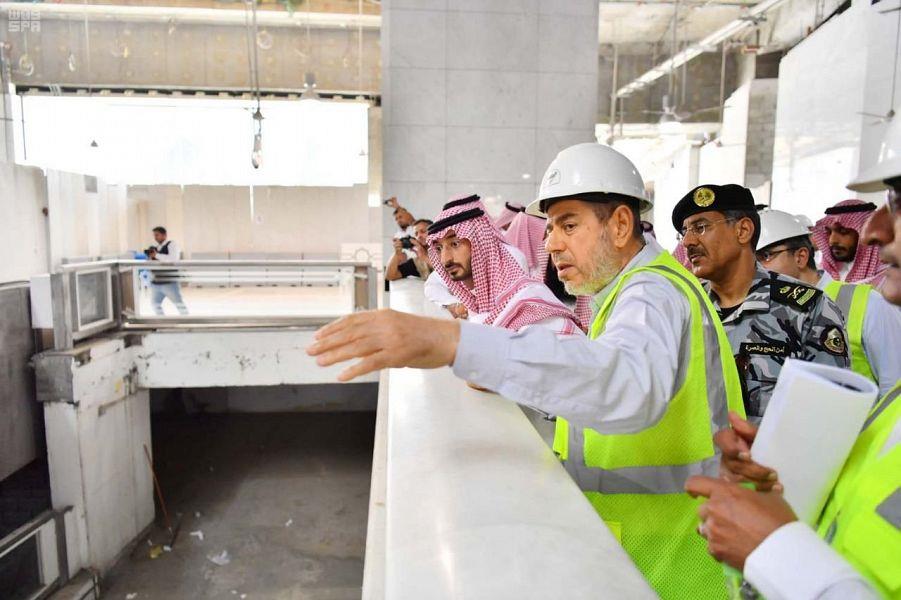 نائب أمير مكة يتفقّد المسجد الحرام.. ويوجّه بتشكيل فريق عمل للعناية الفورية بالمعتمرين في رمضان نائب أمير مكة يتفقّد المسجد الحرام.. ويوجّه بتشكيل فريق عمل للعناية الفورية بالمعتمرين في رمضان