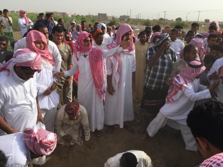 بالصور.. تشييع جنازة الشهيد الرقيب بالصور.. تشييع جنازة الشهيد الرقيب