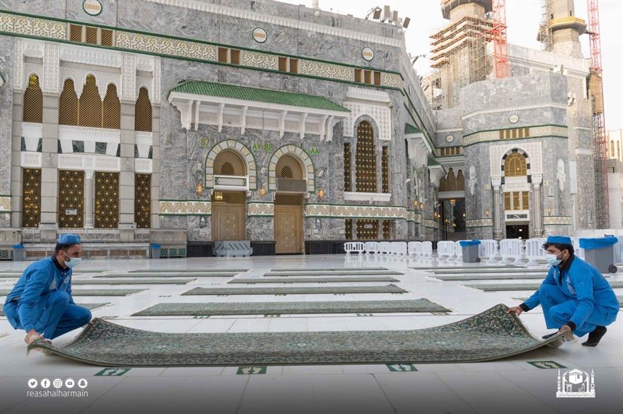 The western arena of the Great Mosque has been furnished and all the preparations for the service departments have been lifted 