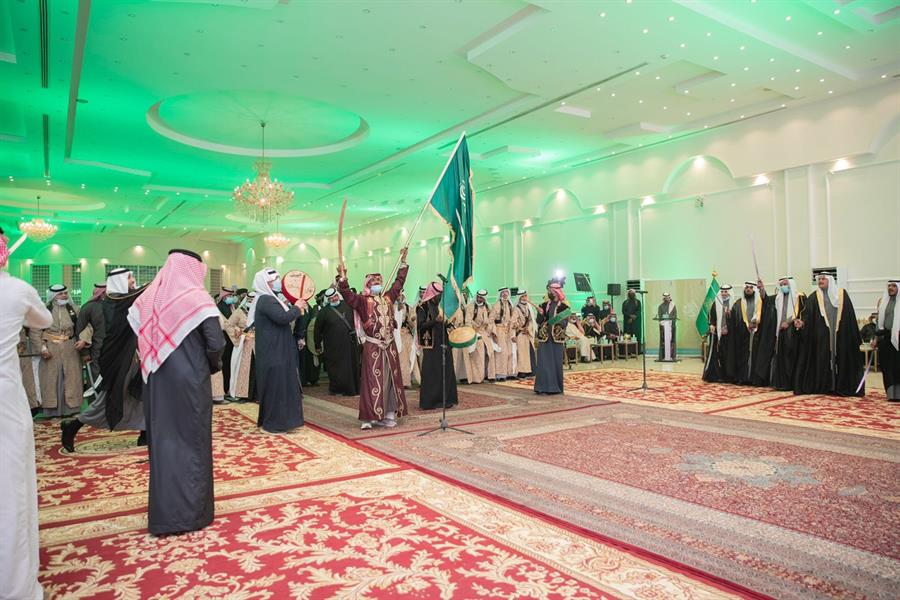 محافظ حفر الباطن يزف 50 عريسا في حفل زواج جماعي