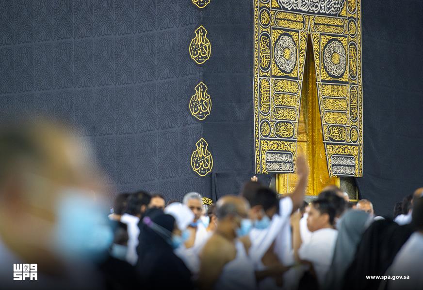 إقامة أول صلاة تراويح بالمسجد الحرام والمسجد النبوي بعد جائحة 