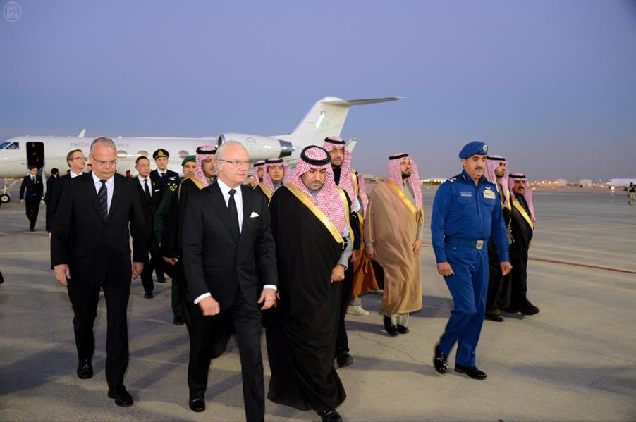 ملك مملكة السويد يصل الرياض
