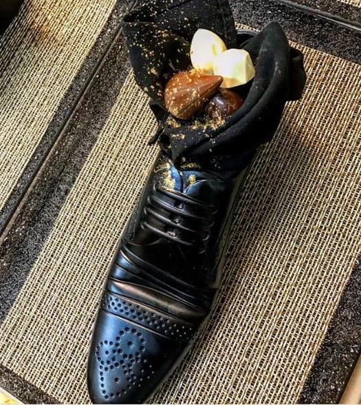 نتنياهو يقدم وليمة لرئيس وزراء اليابان بالأحذية ويسبب جدلا واتهامات بالإهانة (صور)